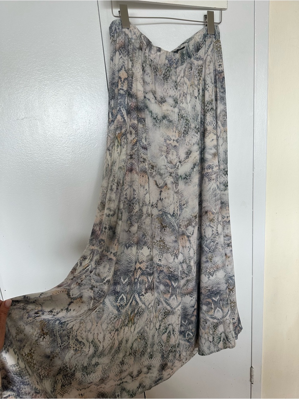 Zara  Maxi SNAKE SKIN PATTERNED Skirt in Neutral Tones